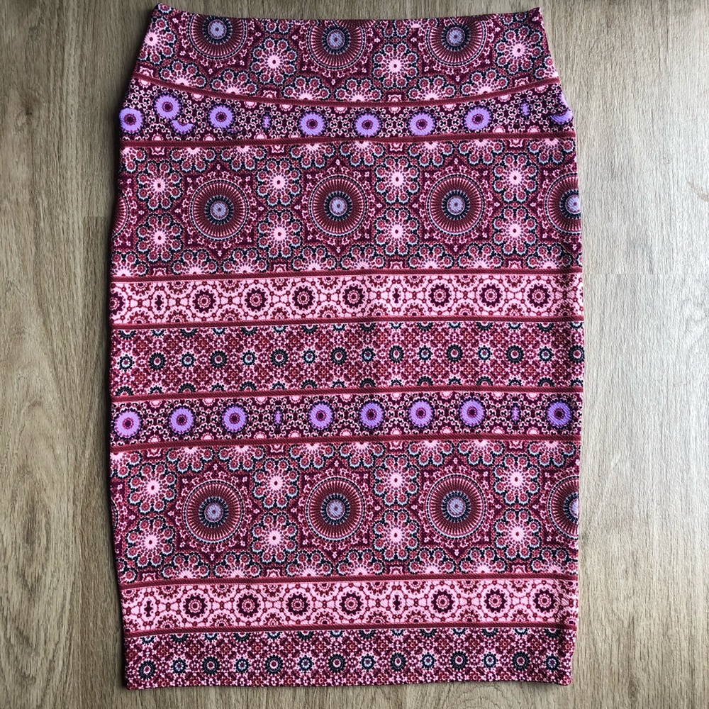 LuLaRoe Cassie - Small